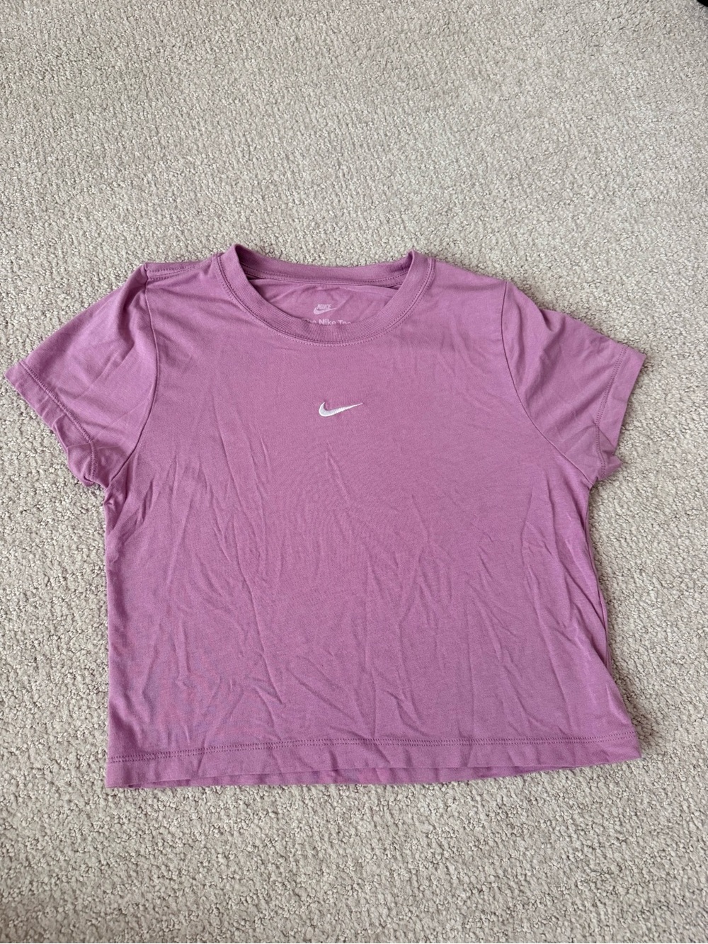 Nike Mauve Short Sleeve Crop Tee with White Swoosh
